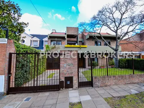 Casa 5 ambientes con 3 baños