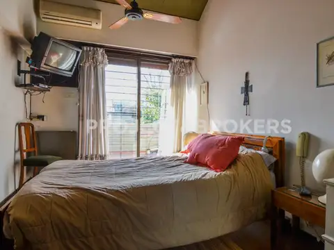 Casa en Venta con 4 cocheras