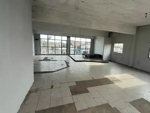 Local en Alquiler en Isidro Casanova, $ 800.000