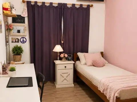 CASA  4 AMBIENTES EN VENTA CON JARDIN EN GLEW