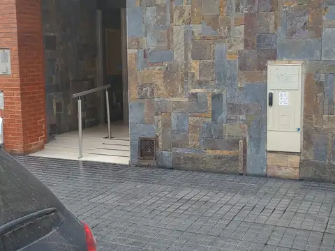 Eduardo Acevedo 200, Piso 1