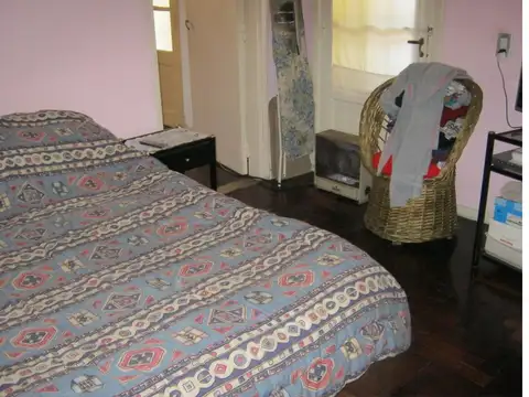 CASA SOBRE LOTE PROPIO EN EXCELENTE UBICACION APTA 2 FAMILIA