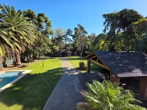 Venta de casa 4 ambientes. Parque Leloir