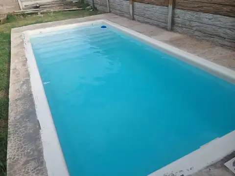 VENTA CASA 2 DORMITORIOS COCHERA, PILETA IBARLUCEA