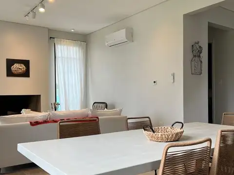 Casa 6 ambientes con 3 baños