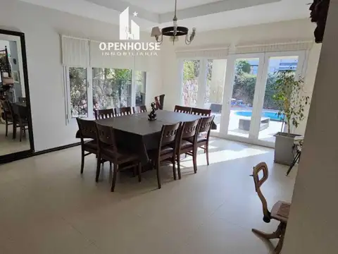 Casa 6 ambientes con 5 baños