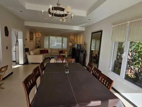 OPENHOUSE presenta a la venta magnífica casa ubicada en el prestigioso Barrio Dalvian