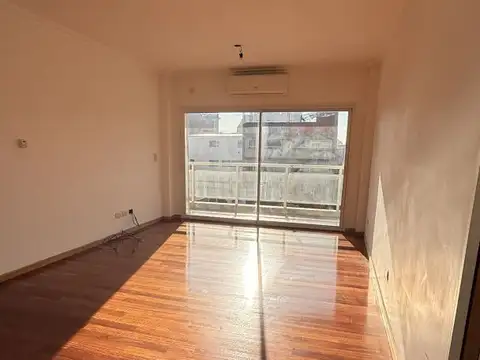 Departamento en Alquiler con 1 cochera