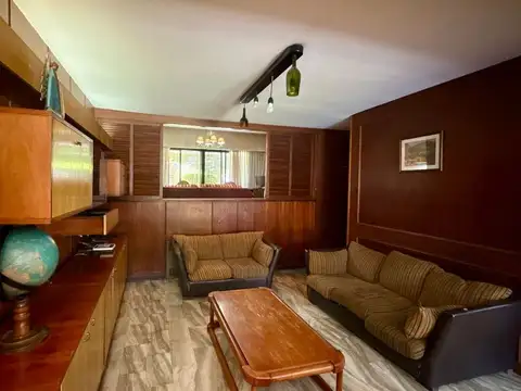 VENTA CASA 5 AMB PILETA JARDÍN Y CASA DE HUÉSPEDES