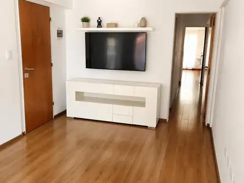 ¡En la mejor zona de Rosario! Al frente - 2 baños completos