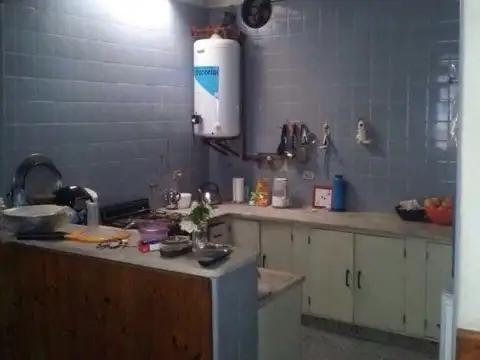 Casa 5 ambientes con 2 baños