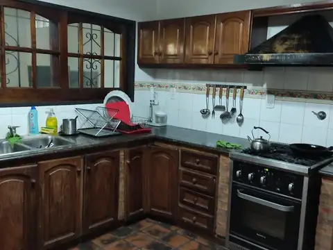 Casa en Venta en Castelar, USD 180.000