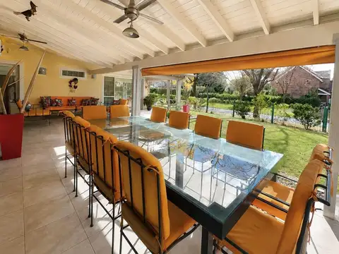 Casa en Venta con 7 cocheras