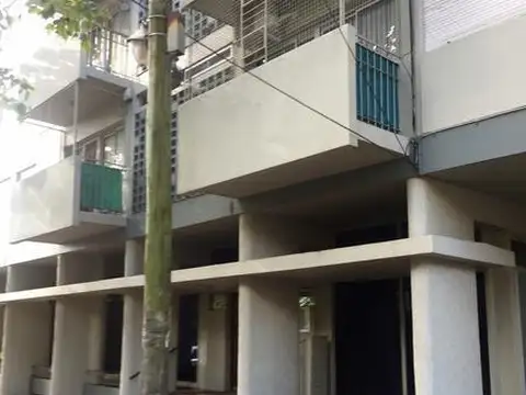 2 amb a mts de la Avda - a 5 del FCGR y de Escalada Ctro - Venta Directa - Apto Credito 