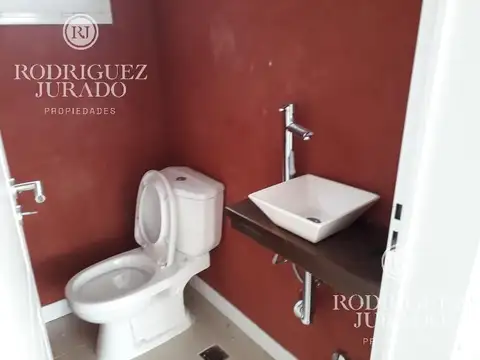 Casa 4 ambientes con 3 baños