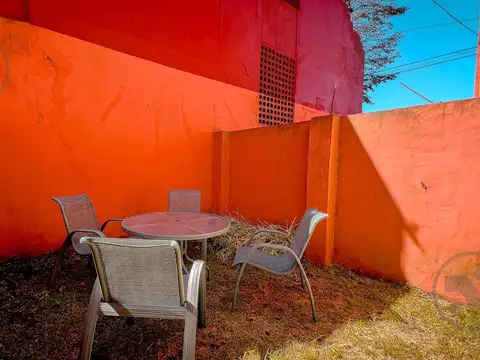 Depto Tipo Casa 2 ambientes con 1 baño