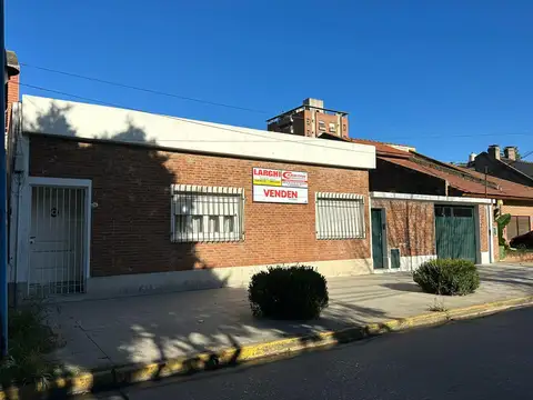 Excelente inmueble céntrico a metros de la plaza