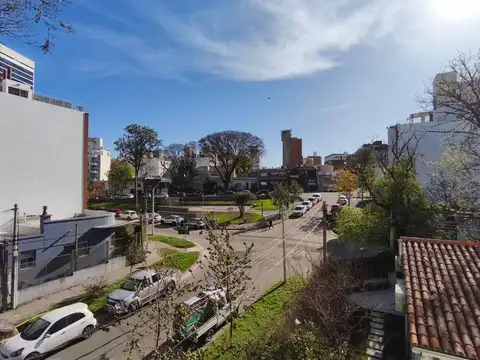 Venta apto 2 dormitorios y gge en Puerto de Buceo