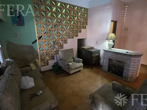 Venta casa 3 ambientes con cochera en Sarandi