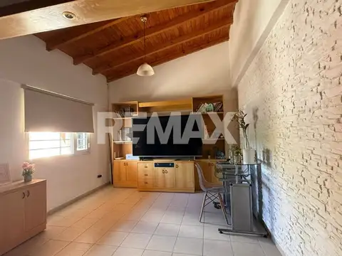 Casa en Venta en General Fernandez Oro, USD 198.000