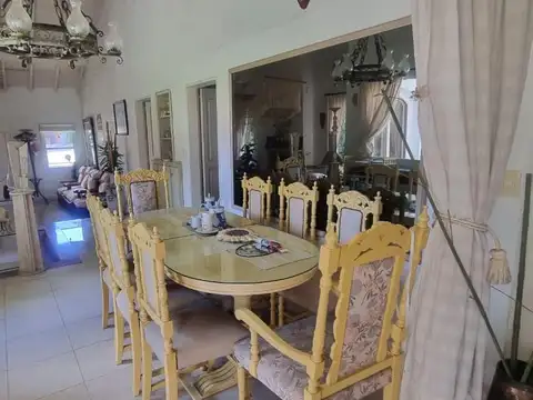 Casa 5 ambientes con 3 baños