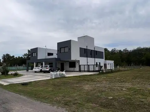 Cáceres, Provincia De Buenos Aires, Argentin A