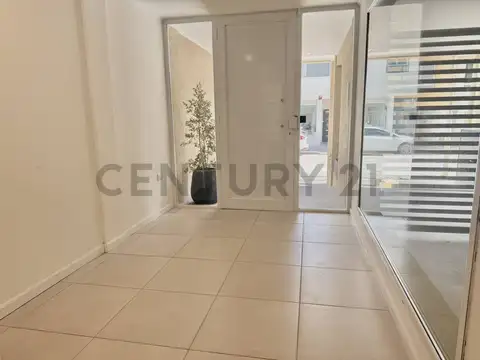 Primero de Mayo 1300, Piso 0