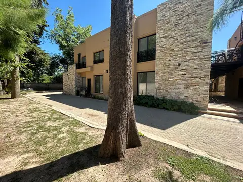Departamento en Alquiler en Sarmiento, $ 880.000
