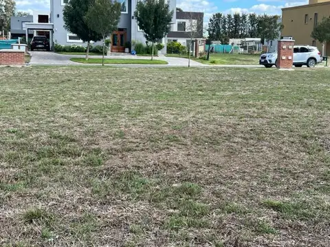 Venta lote interno Barrio Santo Tomás, Pilar