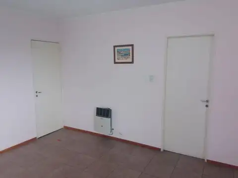 Departamento reciclado de 2 dormitorios B Hospitales