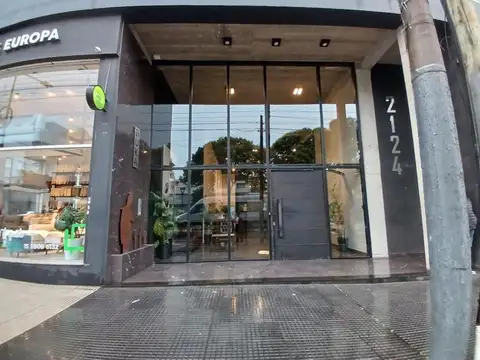 Departamento 2 ambientes céntrico con cochera