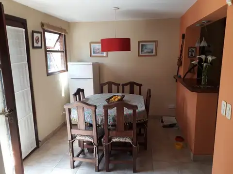 Casa en Alquiler Temporal con 1 cochera