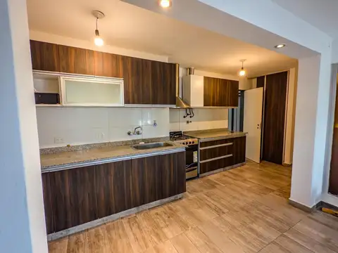 Casa 3 Dorm. + Depto en B Poeta Lugones