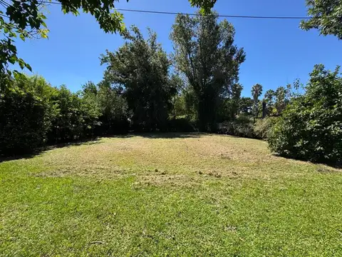 SE VENDE TERRENO EN LOS MOLINOS. UBICACION UNICA 