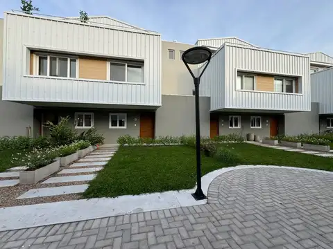 General Piran 1200, Piso -