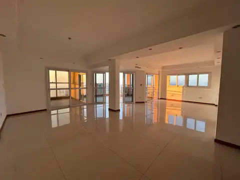 Semipiso de 4 dormitorios en el centro de Posadas