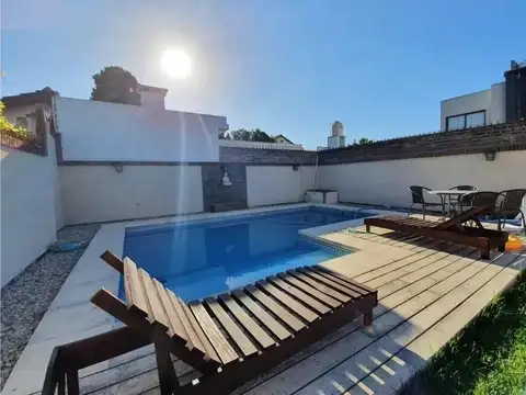 Casa en Ituzaingó Norte 4 Ambientes 2 Cocheras con Pileta