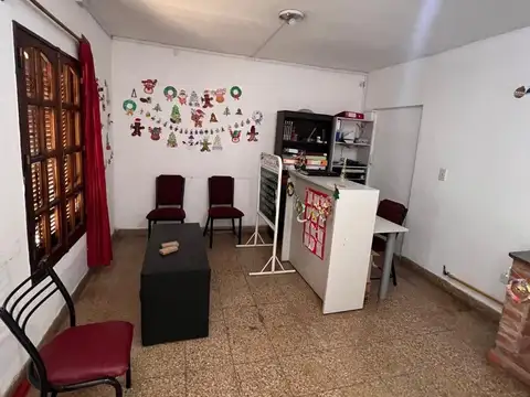 Casa 8 ambientes con 3 baños