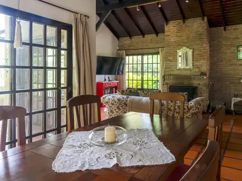 Casa en Venta con 1 cochera