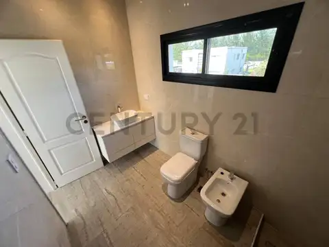 Venta de casa 5 ambientes en una planta San Matias Puertos Canton Escobar - planta baja