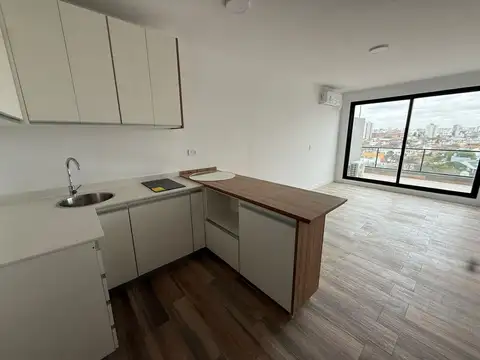Alquiler | Monoambiente al frente con balcón | Coghlan