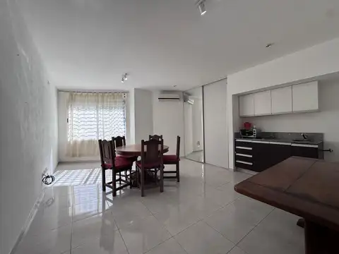 MONOAMBIENTE EN PLANTA BAJA. - EXCELENTE UBICACION.