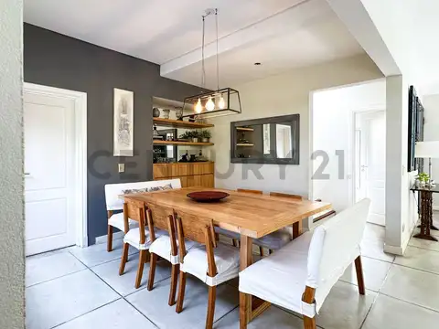 Casa 6 ambientes con 2 baños