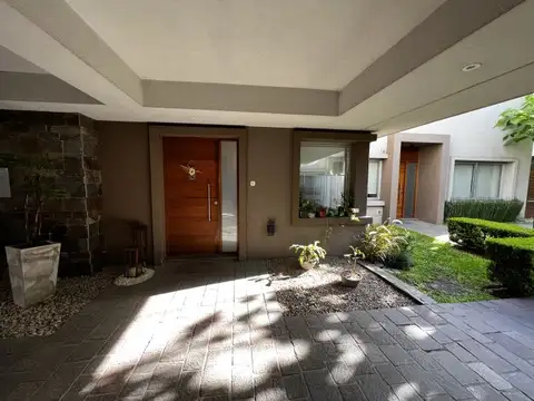 Depto Tipo Casa en Venta de 3 dormitorios