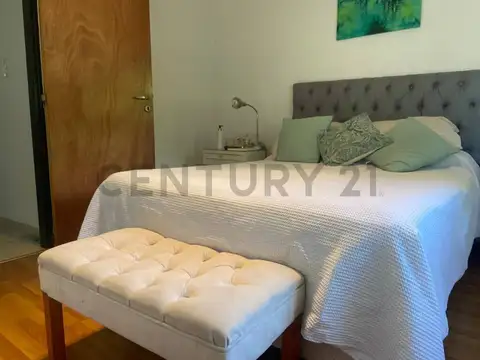 Casa en venta en La Plata tipo duplex 2 dormitorios