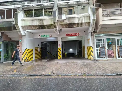 Venta de Cochera centro, muy cómoda en pleno paseo del siglo