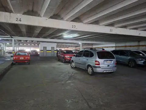 Venta de Cochera centro, muy cómoda en pleno paseo del siglo