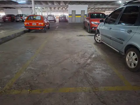 Venta de Cochera centro, muy cómoda en pleno paseo del siglo
