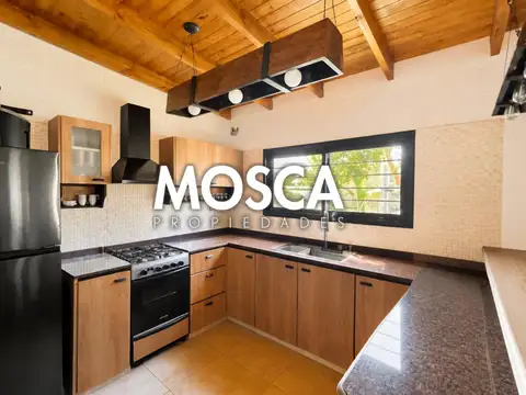 Casa 5 ambientes con 3 baños