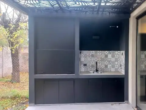 Casa 4 ambientes con 3 baños